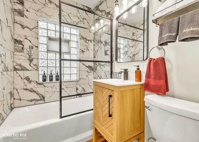 Sleeps 10 + Coffee Bar + Game + Train To Chgo