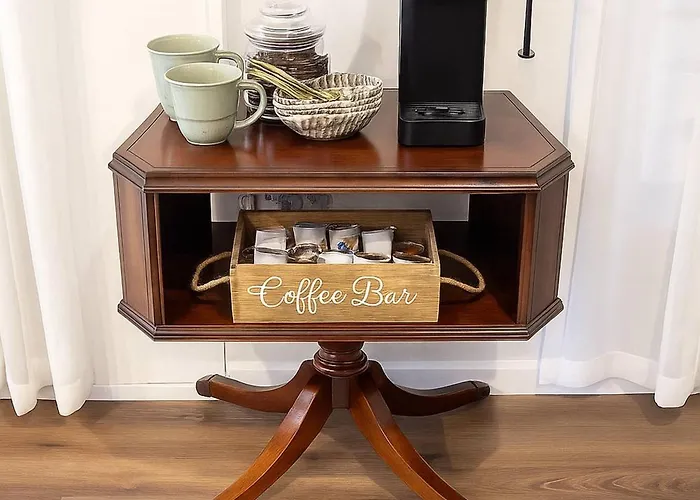 Sleeps 10 + Coffee Bar + Game + Train To Chgo *